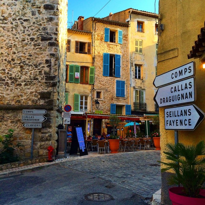 Podcast pour débutant en français - Donner des directions en français - Phrases